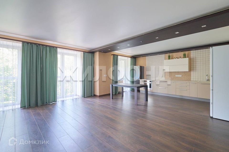 Продаётся 3-комнатная квартира, 93 м²