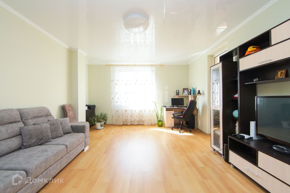 Продаётся 1-комнатная квартира, 66.8 м²