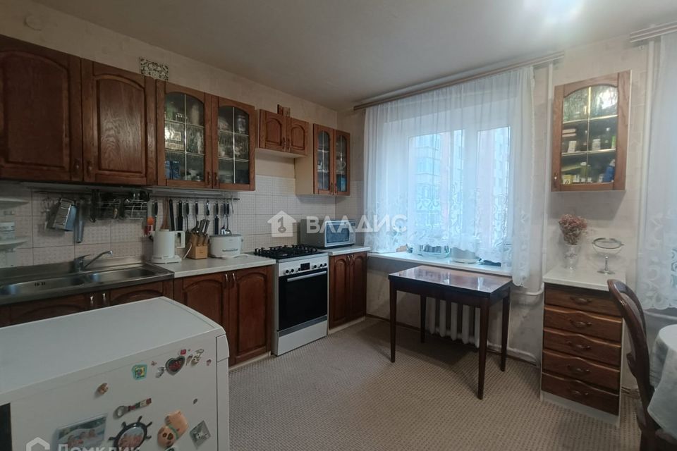 Продаётся 4-комнатная квартира, 131.8 м²