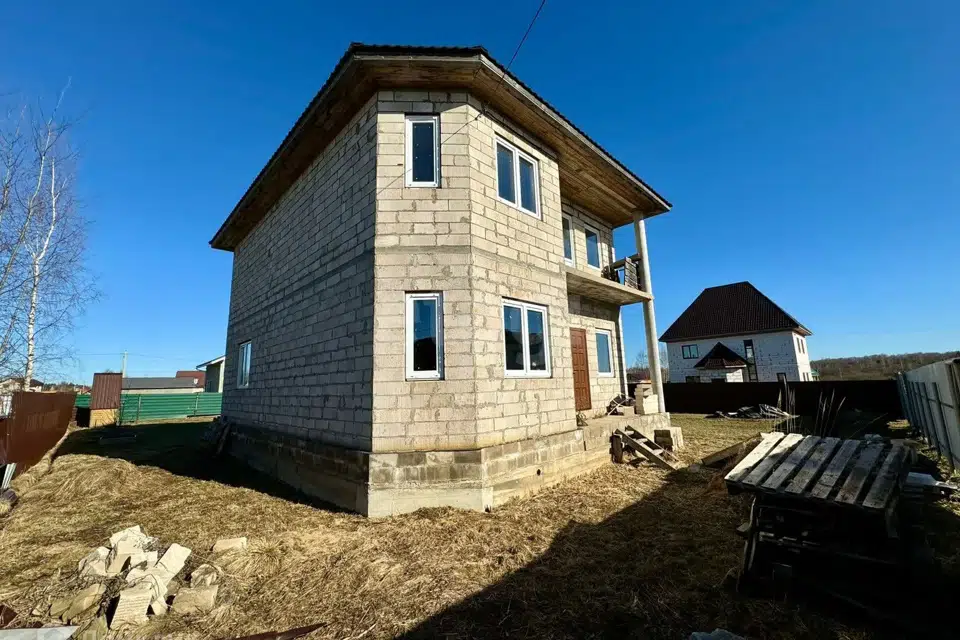 Продаётся 2-этажный дом, 180 м²