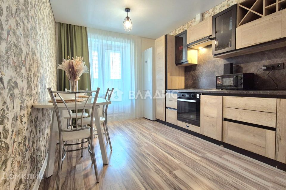 Продаётся 1-комнатная квартира, 49 м²
