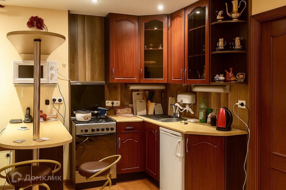 Продаётся 1-комнатная квартира, 54 м²
