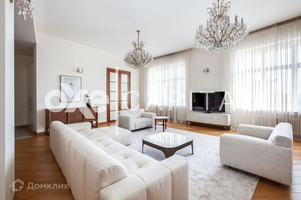 Сдаётся 3-комнатная квартира, 142.5 м²