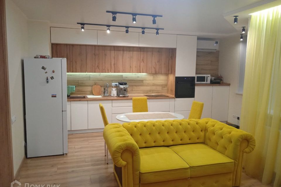 Продаётся 2-комнатная квартира, 65.4 м²