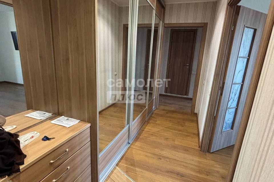 Сдаётся 2-комнатная квартира, 65 м²