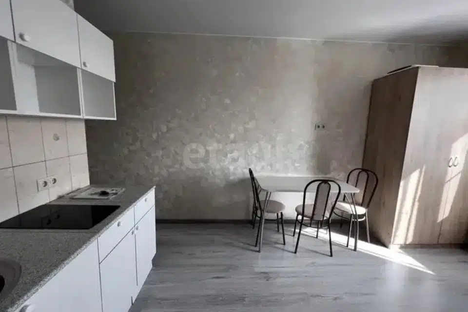 Продаётся 3-комнатная квартира, 76.7 м²