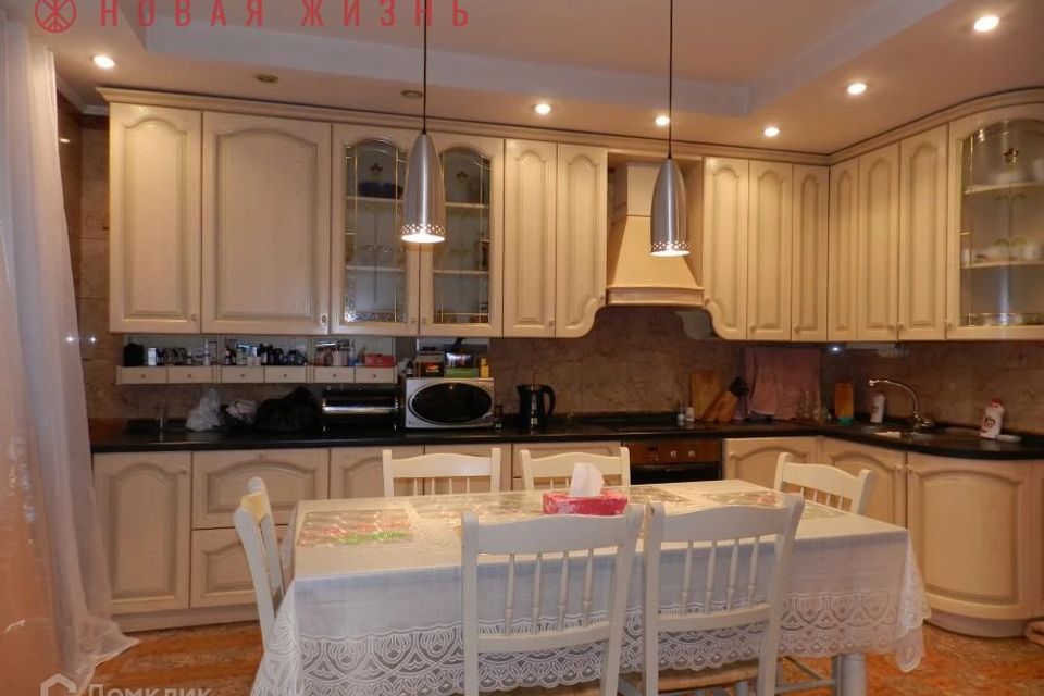 Продаётся 3-комнатная квартира, 123 м²
