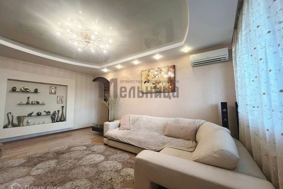 Продаётся 3-комнатная квартира, 104 м²