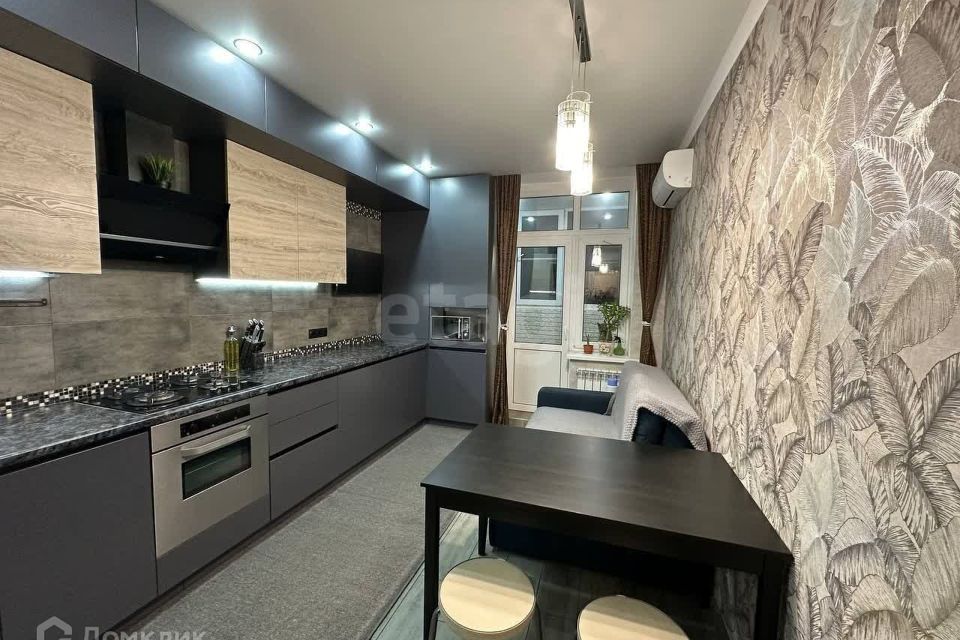 Продаётся 1-комнатная квартира, 48 м²