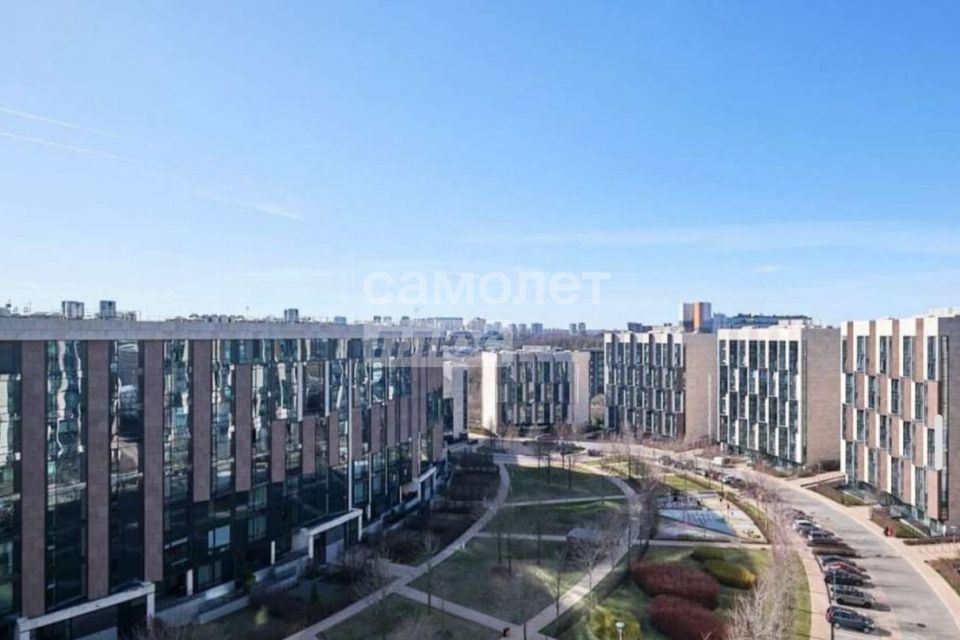 Продаётся 4-комнатная квартира, 136 м²