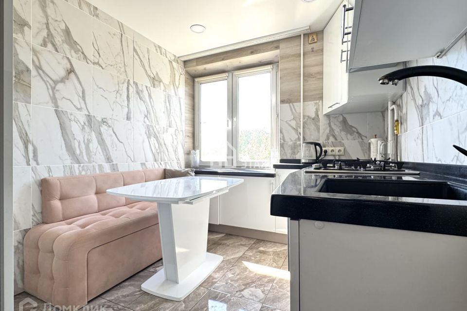 Продаётся 3-комнатная квартира, 67.9 м²