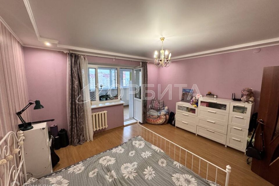 Продаётся 1-комнатная квартира, 67 м²