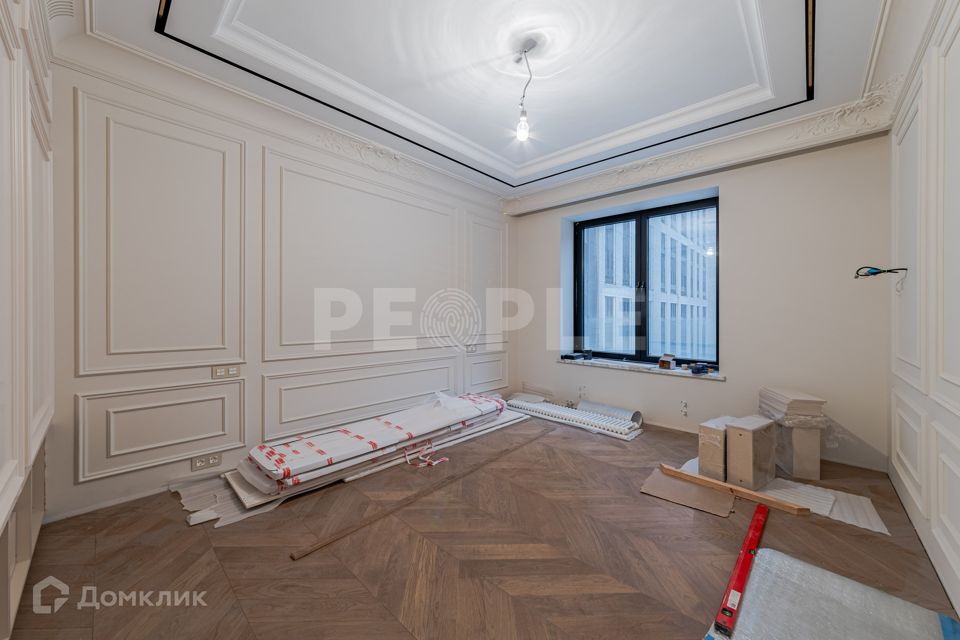 Продаётся 4-комнатная квартира, 130 м²