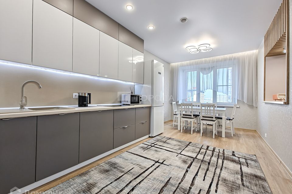 Сдаётся 4-комнатная квартира, 125 м²