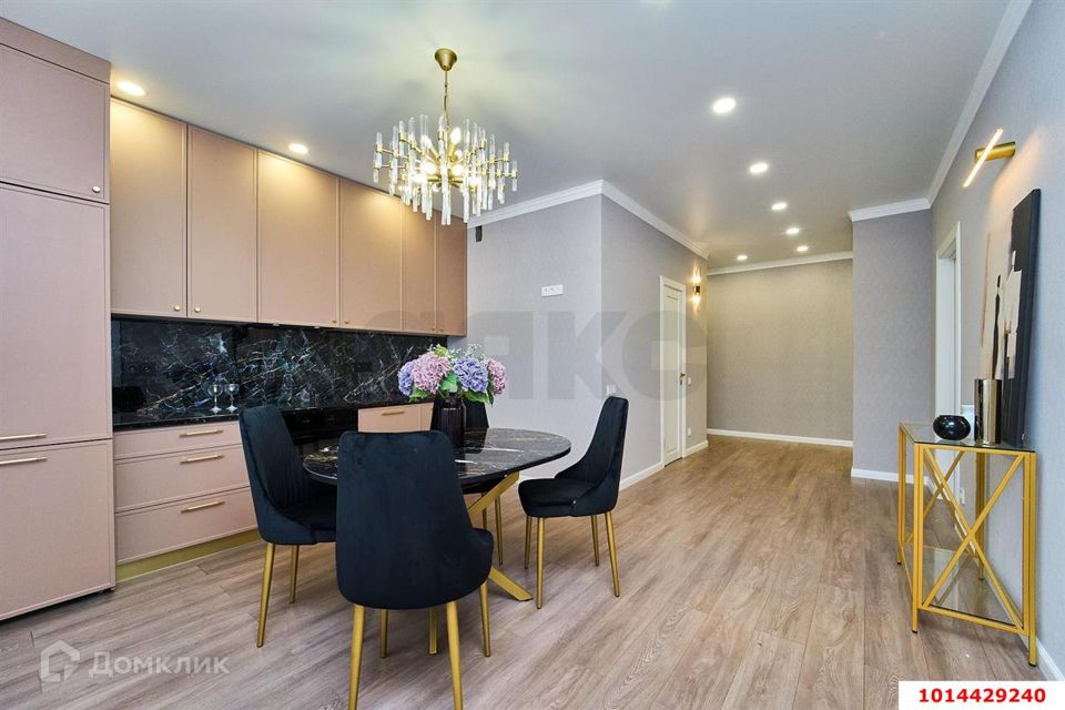 Продаётся 3-комнатная квартира, 63.8 м²