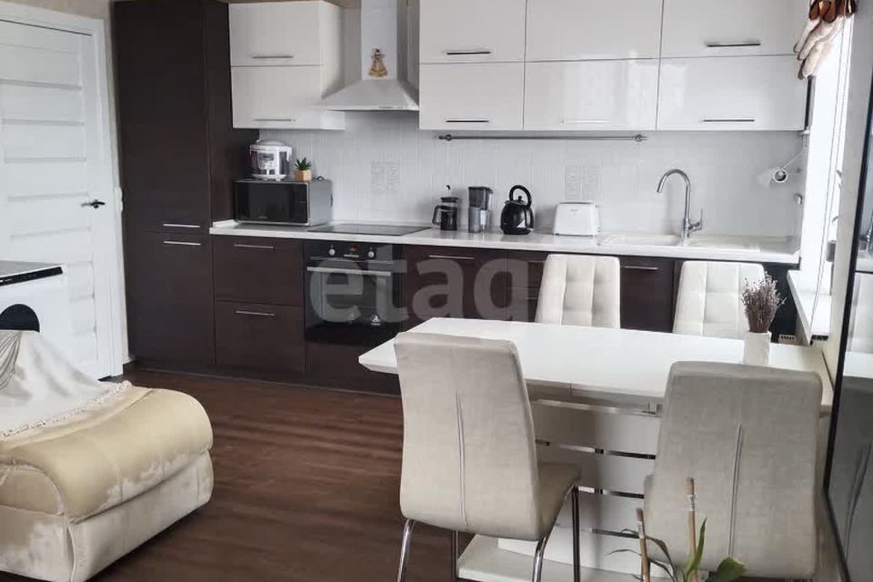 Продаётся 2-комнатная квартира, 56.6 м²