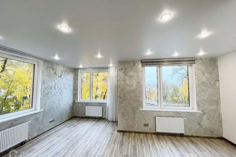 Продаётся 1-комнатная квартира, 49 м²