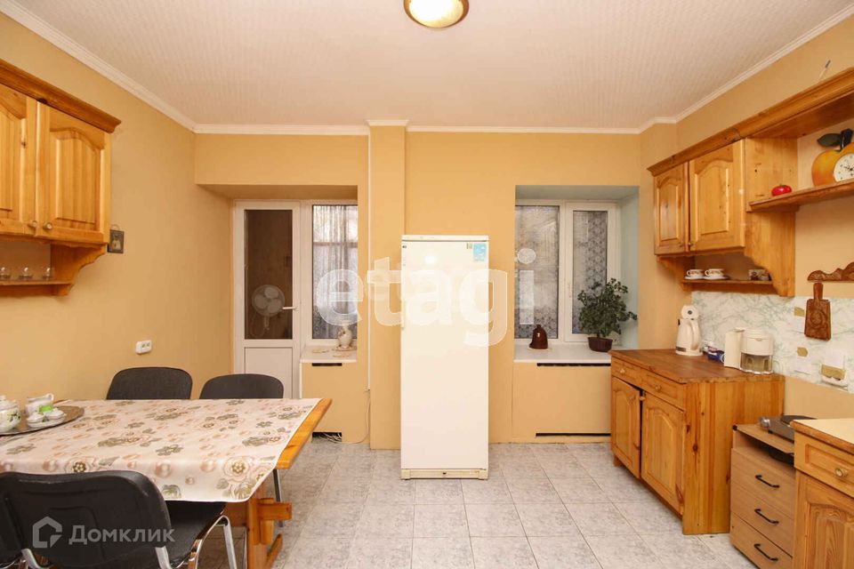 Продаётся 3-комнатная квартира, 75.8 м²