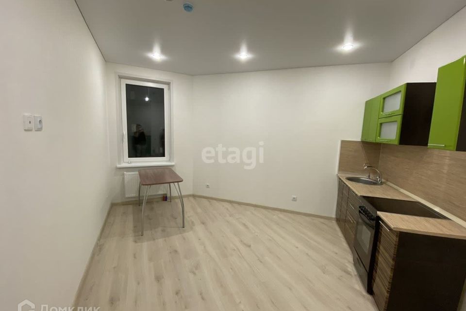 Продаётся 1-комнатная квартира, 42 м²