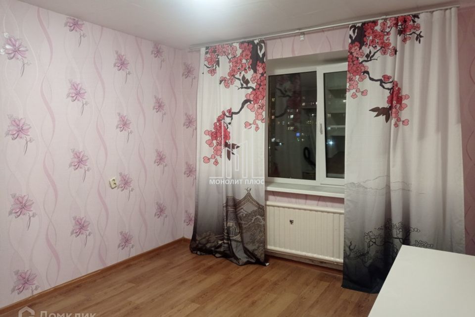 Продаётся комната в 9-комн. квартире, 12.4 м²