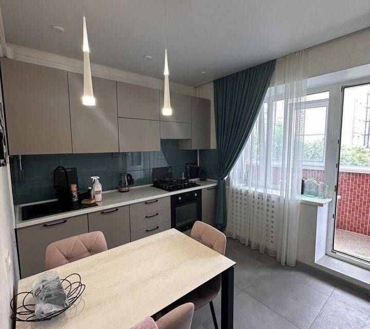 Сдаётся 2-комнатная квартира, 57 м²