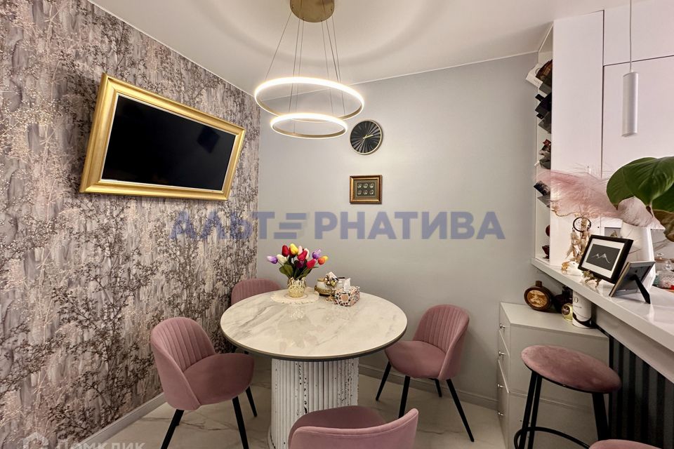 Продаётся 2-комнатная квартира, 61.8 м²