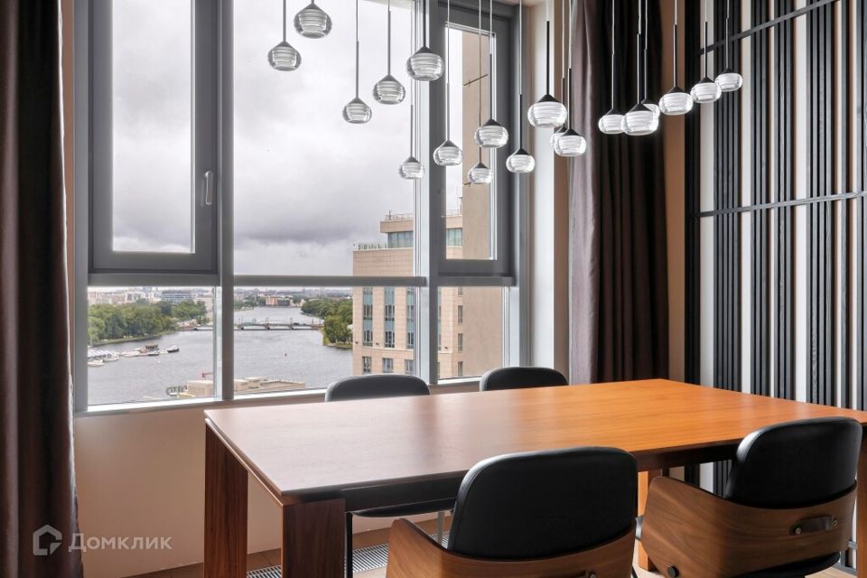 Продаётся 4-комнатная квартира, 150.2 м²