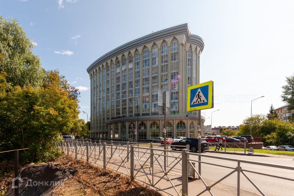 Продаётся 3-комнатная квартира, 138 м²