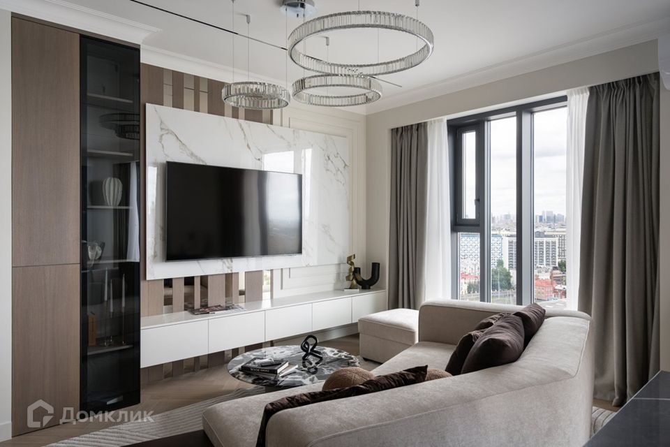 Продаётся 4-комнатная квартира, 130 м²