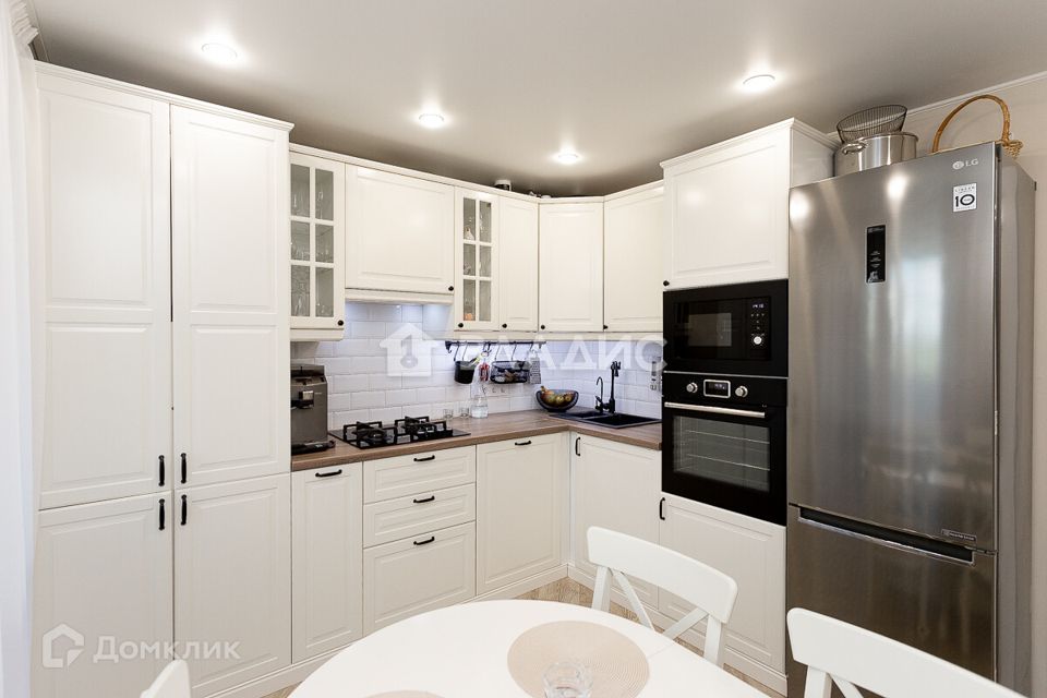 Продаётся 2-комнатная квартира, 56.8 м²