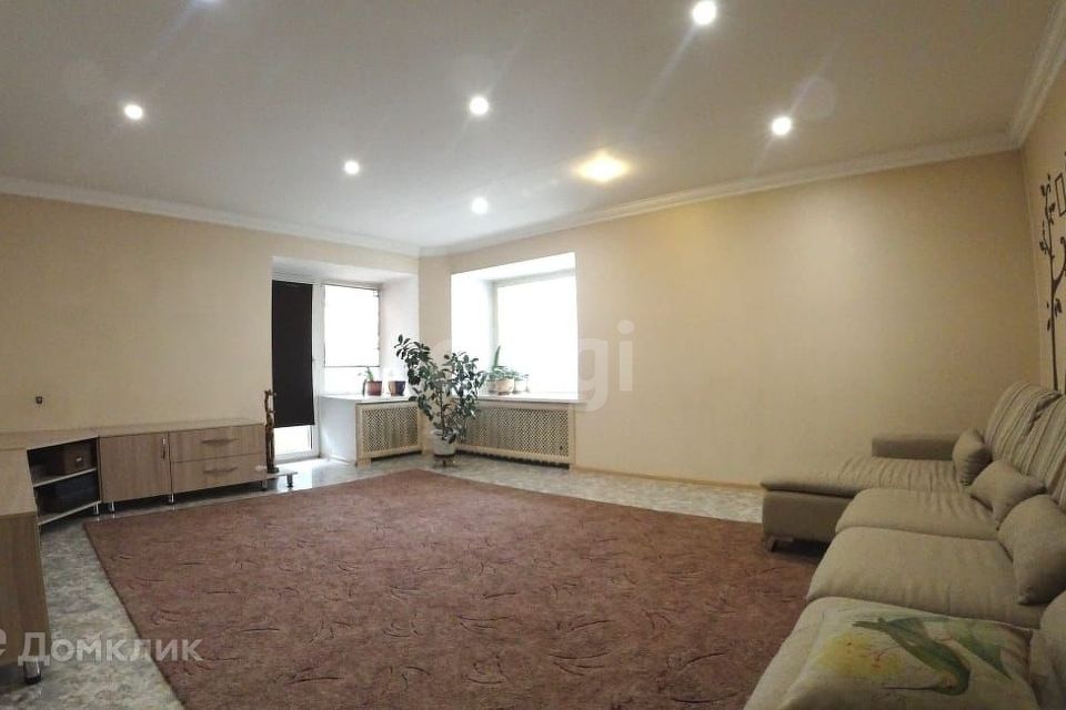 Продаётся 4-комнатная квартира, 116 м²