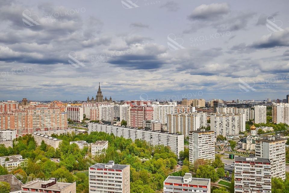 Продаётся 4-комнатная квартира, 110 м²