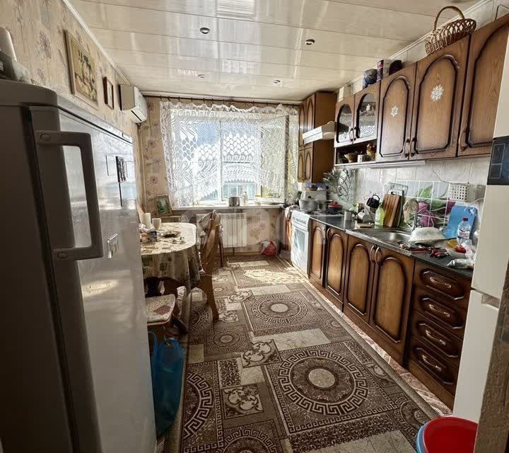 Продаётся 4-комнатная квартира, 100 м²