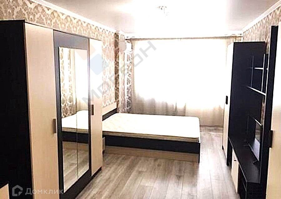 Продаётся 1-комнатная квартира, 41.8 м²