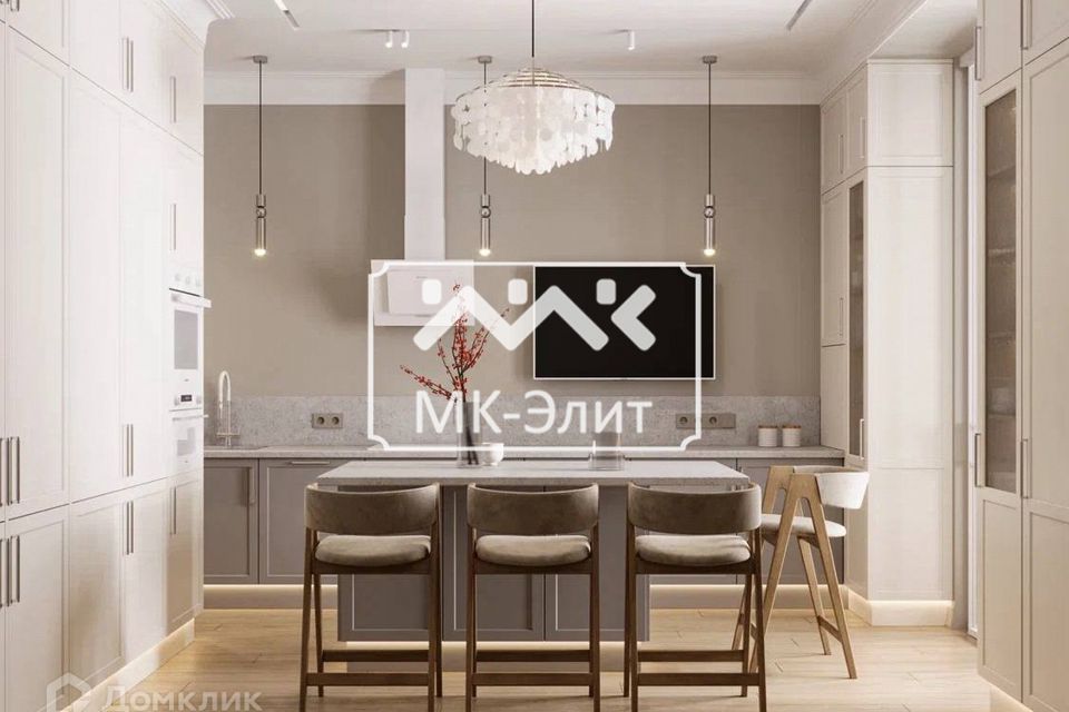 Продаётся 4-комнатная квартира, 130 м²