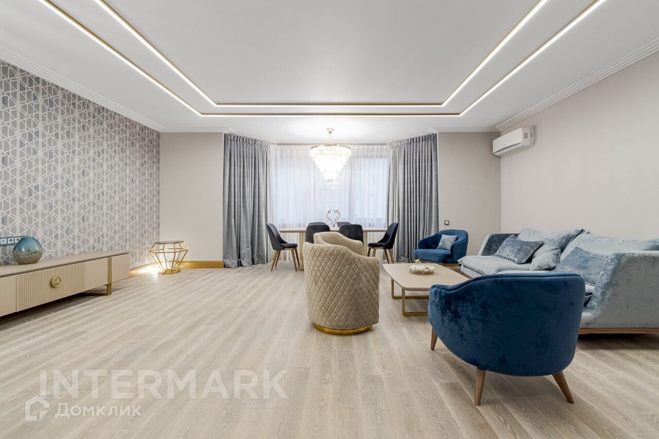 Сдаётся 3-комнатная квартира, 140 м²