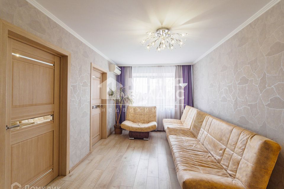 Продаётся 4-комнатная квартира, 61.9 м²
