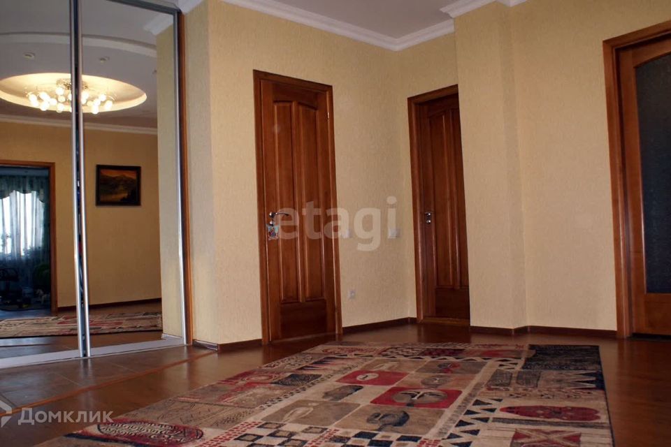 Продаётся 3-комнатная квартира, 110.2 м²