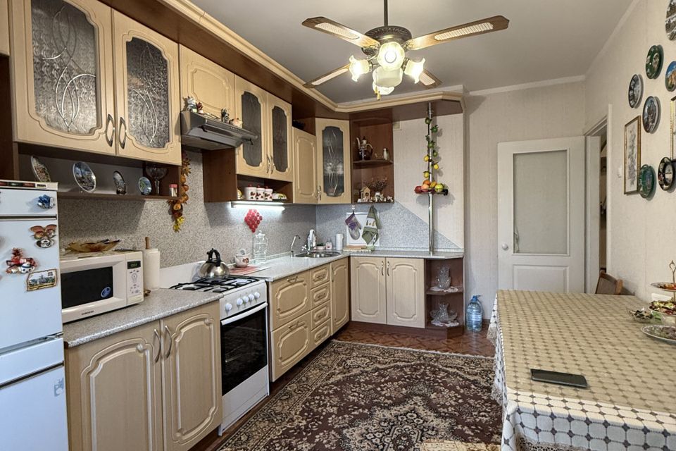 Продаётся 3-комнатная квартира, 70.7 м²