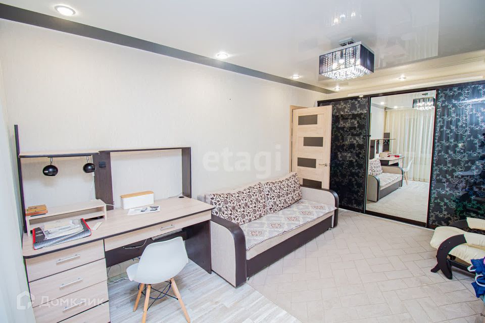 Продаётся 3-комнатная квартира, 60.5 м²