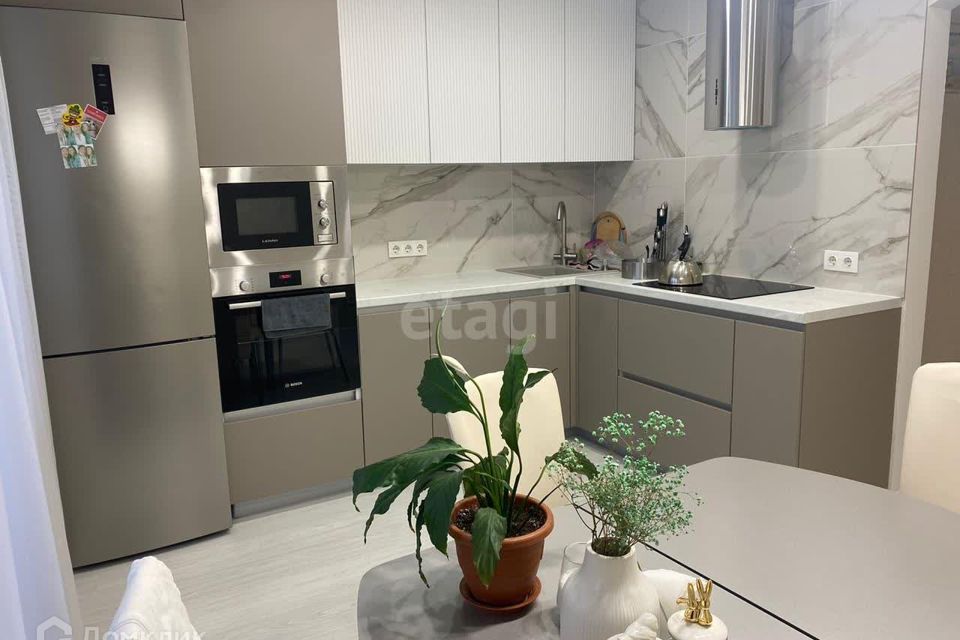 Сдаётся 2-комнатная квартира, 61.2 м²