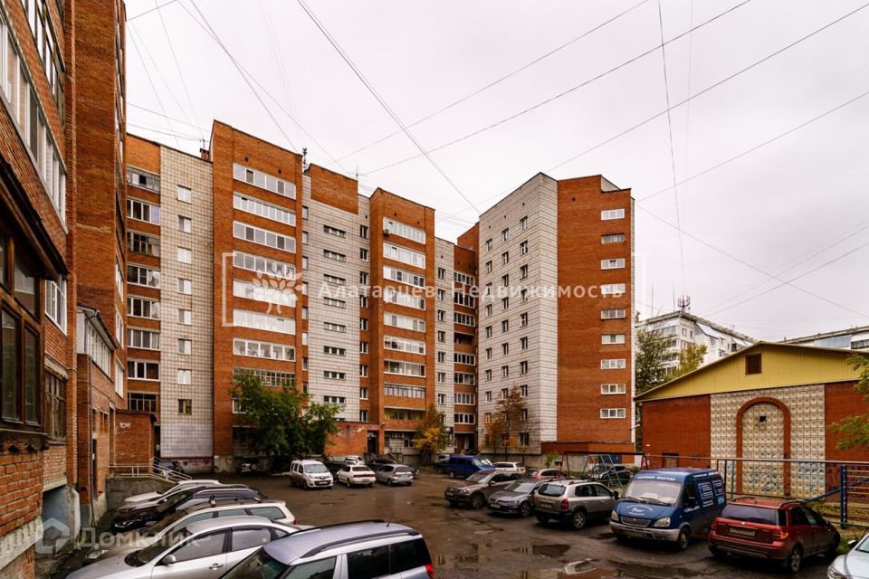 Продаётся 4-комнатная квартира, 72 м²