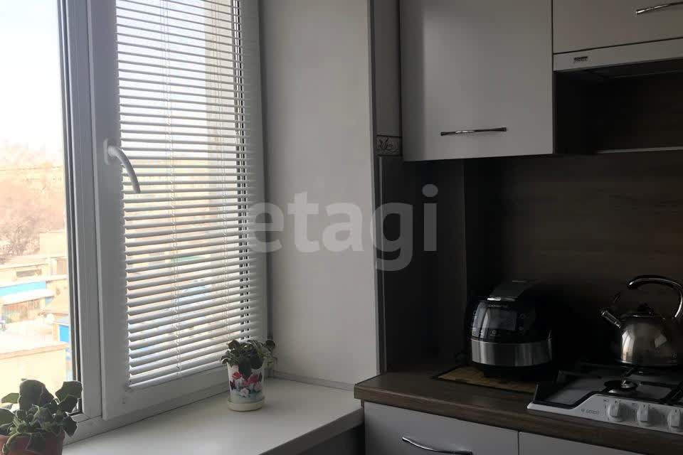Продаётся 4-комнатная квартира, 62.1 м²