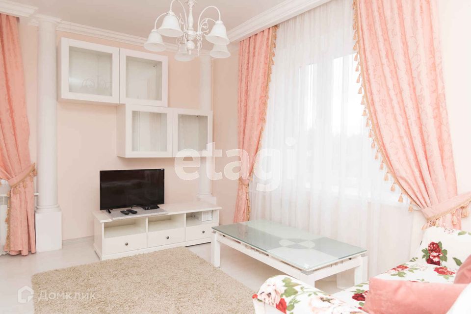 Продаётся 1-комнатная квартира, 42.8 м²