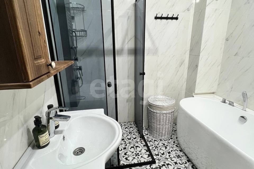 Продаётся 4-комнатная квартира, 126 м²