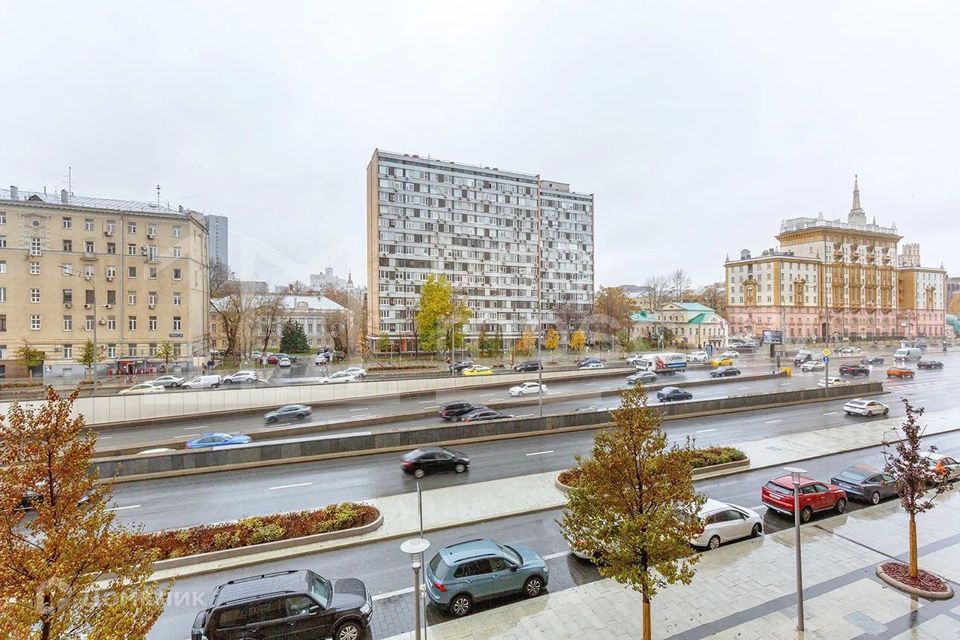 Продаётся 3-комнатная квартира, 114 м²