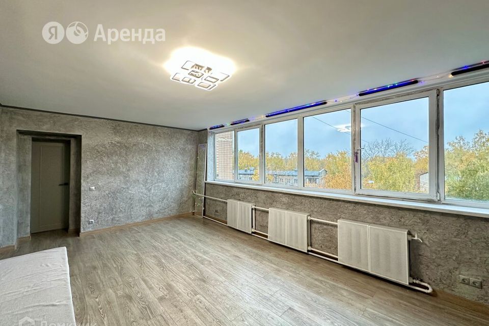 Сдаётся 4-комнатная квартира, 100 м²