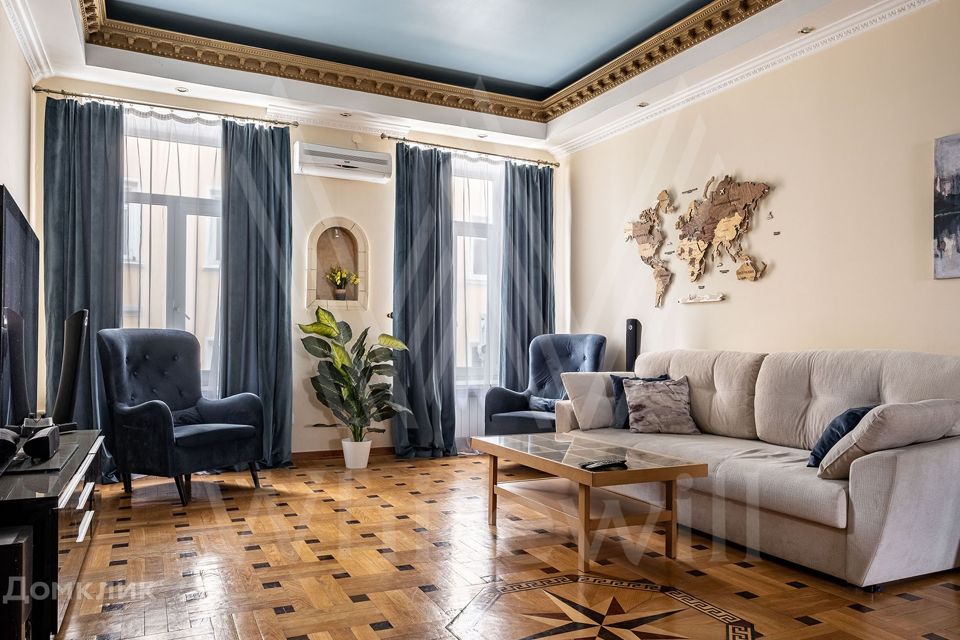 Сдаётся 4-комнатная квартира, 140 м²