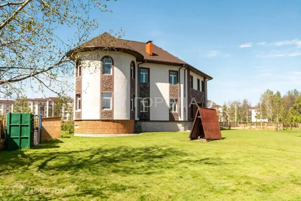 Продаётся 2-этажный дом, 495 м²