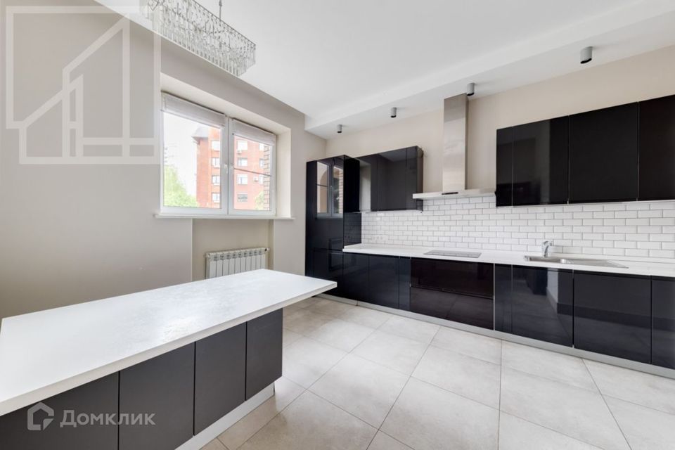 Сдаётся 6-комнатная квартира, 329 м²